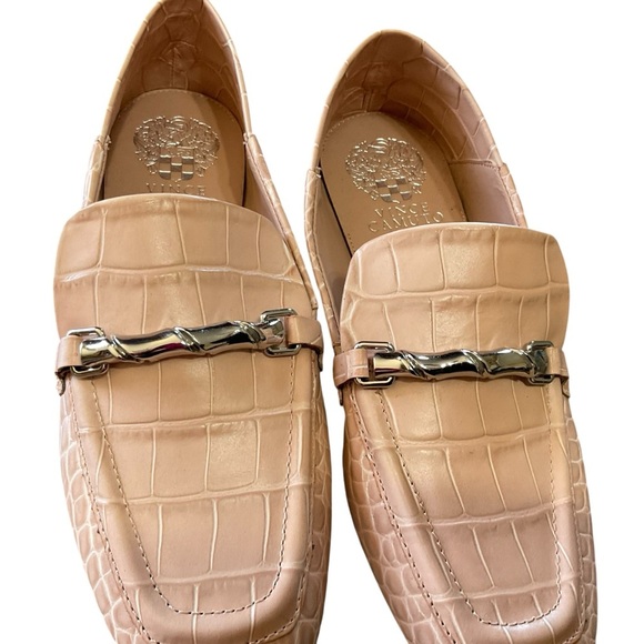 VINCE CAMUTO PERENNA EMBOSSED PINK LEATHER LOAFER - Picture 8 of 8